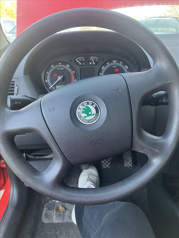 Skoda Fabia I bontott alkatrészei 8151 szín  11. kép
