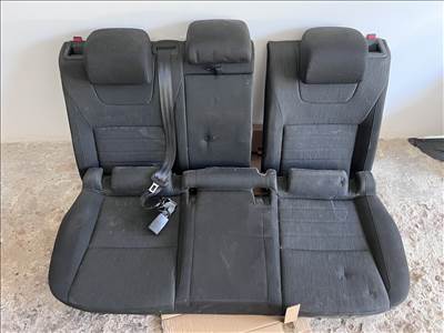 Skoda Octavia III (2013-2020)hátsó ülések,könyöklő