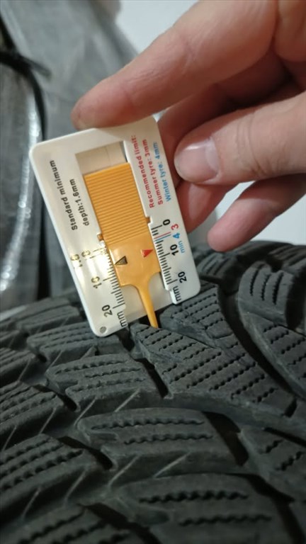  5x120 lyukosztású 16" használt Dotz alufelni, rajta 205/55 újszerű Nokian téli gumi 7. kép