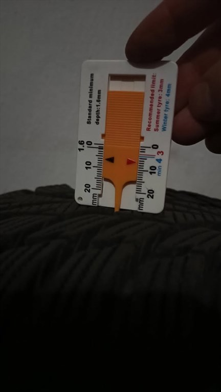  5x120 lyukosztású 16" használt Dotz alufelni, rajta 205/55 újszerű Nokian téli gumi 6. kép