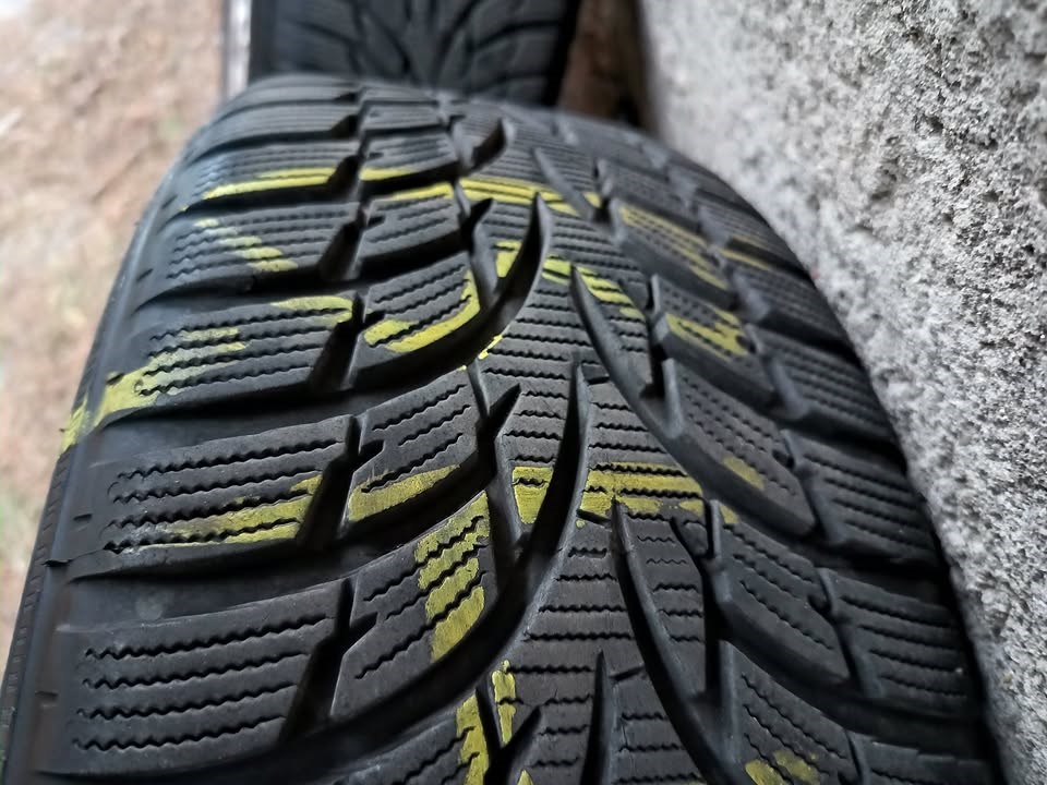  5x120 lyukosztású 16" használt Dotz alufelni, rajta 205/55 újszerű Nokian téli gumi 5. kép