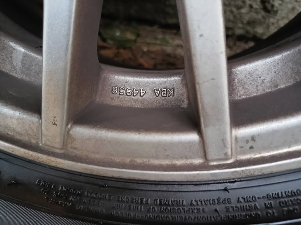  5x120 lyukosztású 16" használt Dotz alufelni, rajta 205/55 újszerű Nokian téli gumi 4. kép