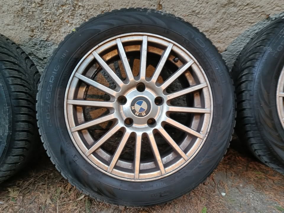  5x120 lyukosztású 16" használt Dotz alufelni, rajta 205/55 újszerű Nokian téli gumi 1. kép
