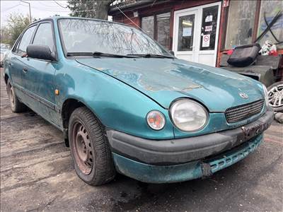 Toyota Corolla (E110) 1.3i bontott alkatrészei