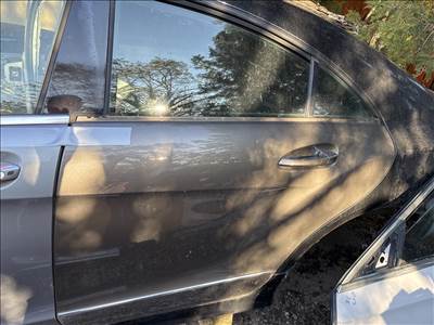 Mercedes CLS-osztály W218 Cls 218 bal hatso ajto tobb szinben