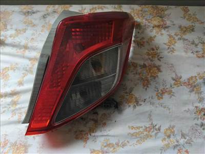 Toyota Yaris (XP130/XP150) jobb hátsó lámpa 