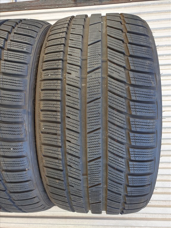  265/30 20 TOYO Snowprox 5. kép