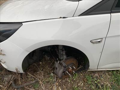 Opel Astra K Sárvédő Bal első