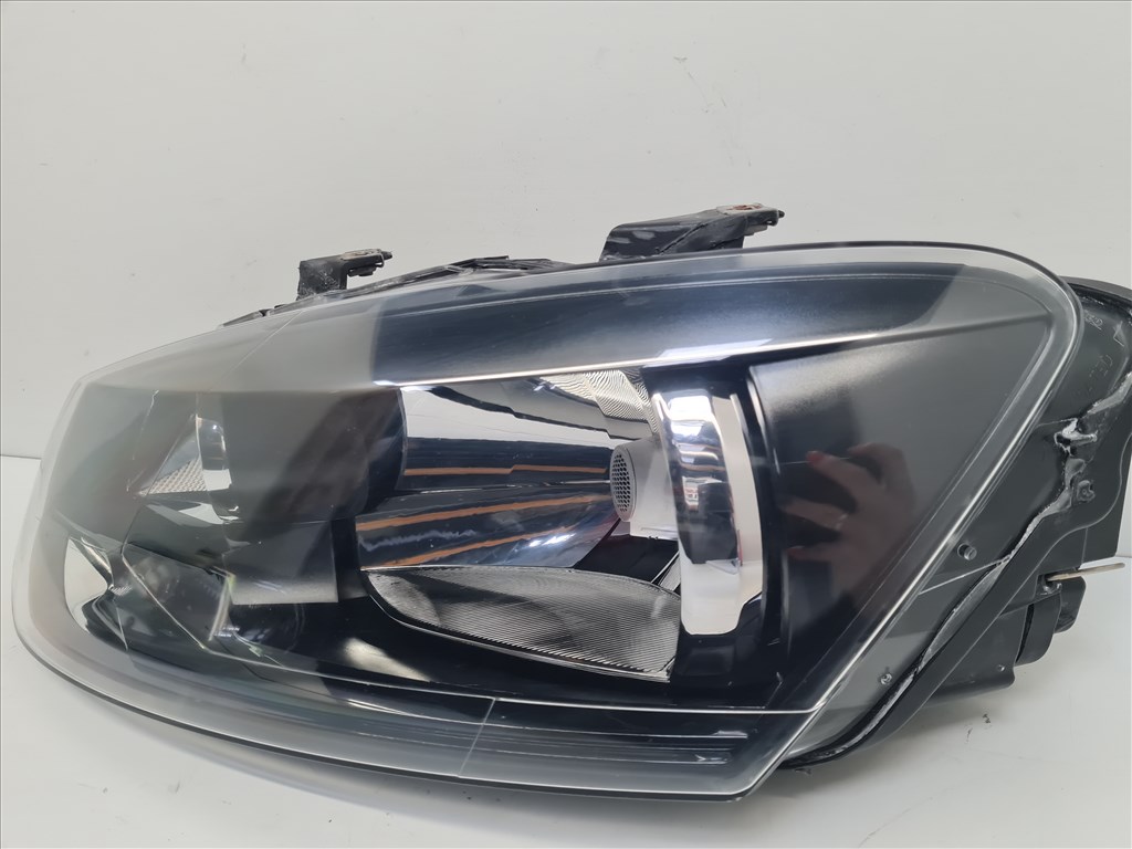 Volkswagen Polo V bal fényszóró (26793) 6r1941015e 3. kép