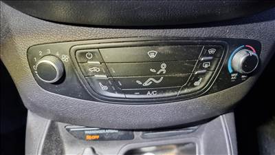 Ford Transit Courier digit klíma panel ülésfűtéses