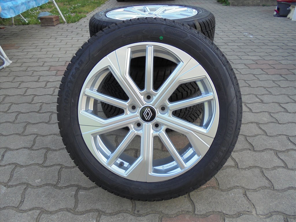 Új Renault Megane E gyári 18-as 5 x 114.3-as Téli kerék garnitúra eladó 2. kép