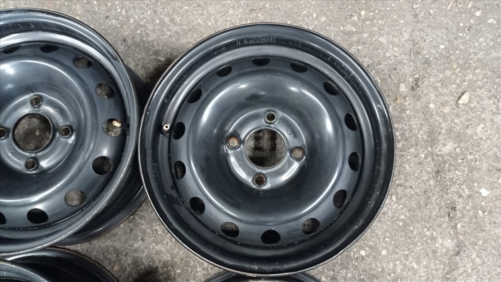  4x108 lyukosztású 5,5JJ 14" használt (gyári felni) lemezfelni 3. kép