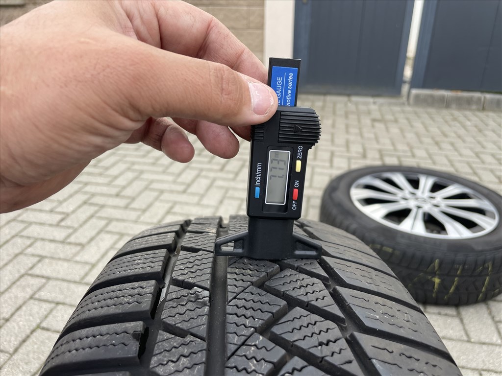 MERCEDES-BENZ EQA EQB GLA GLB 18” téli gyári alufelni szett ELADó! 6. kép