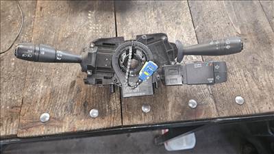 Dacia Sandero II 1.2 16V 75 bajuszkapcsoló  681727472r