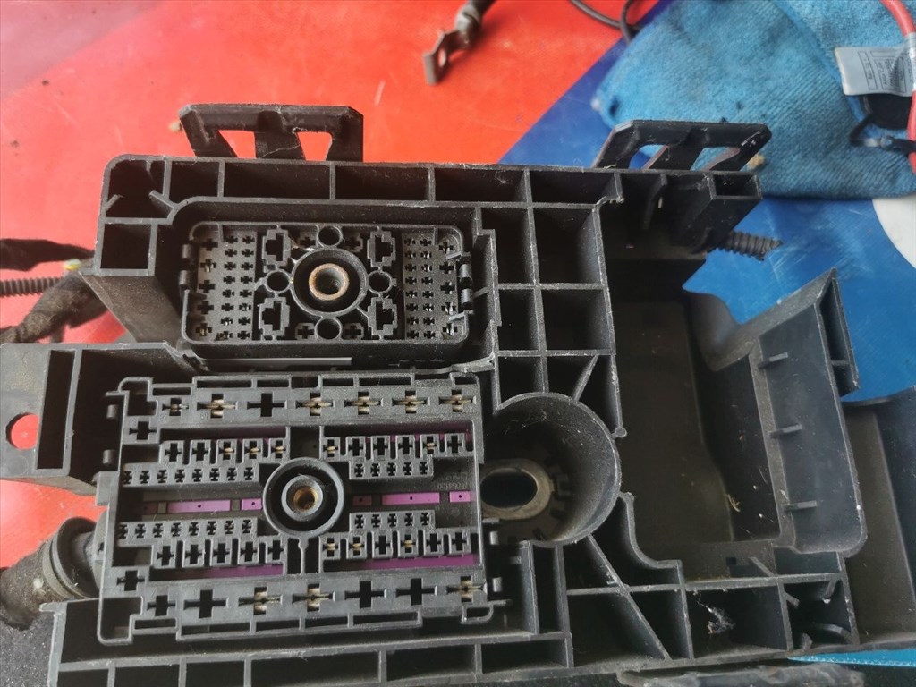 Opel Astra J 1.7 CDTI OPEL ASTRA J Biztosítéktábla Doboz  13302321 3. kép