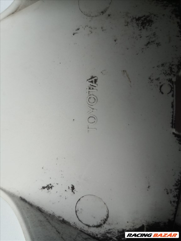 2db Toyota 16-os gyári használt dísztárcsa, a 3.-nak 1 füle hiányzik ajándék. 5600ft a 2db. 4. kép