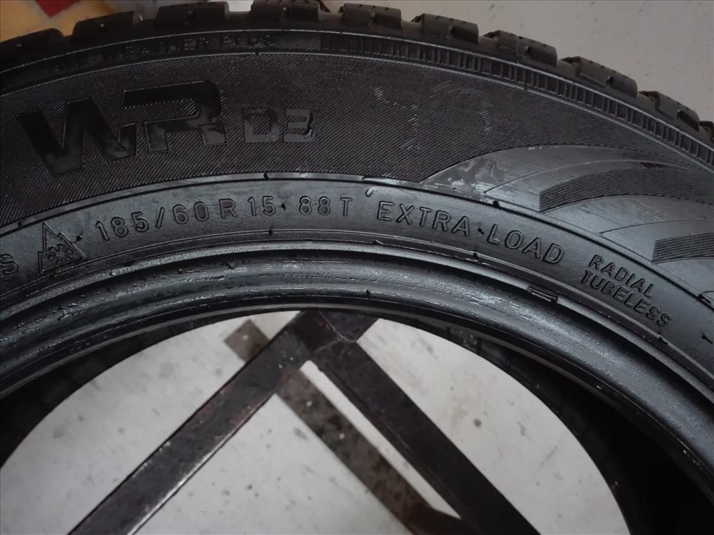 185/60R15 Nokian téli gumi garnitúra 185/60 r15 7. kép