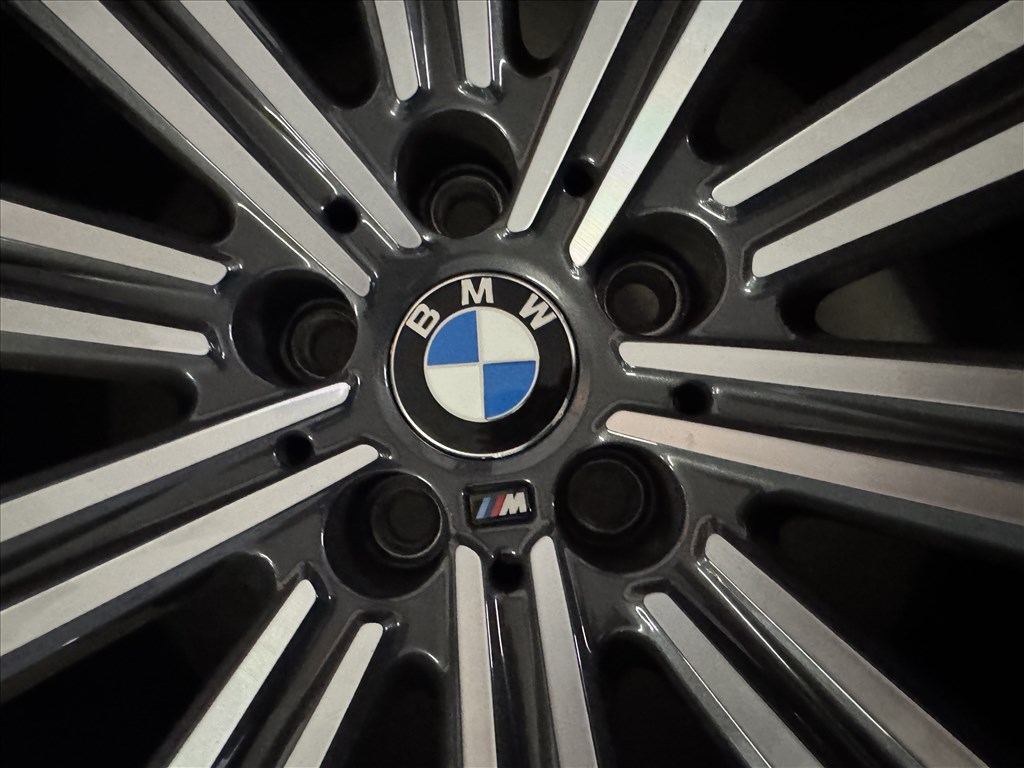  5x112 lyukosztású 18" újszerű (gyári felni) alufelni, rajta 225/45 újszerű Pirelli téli gumi gumi  4. kép