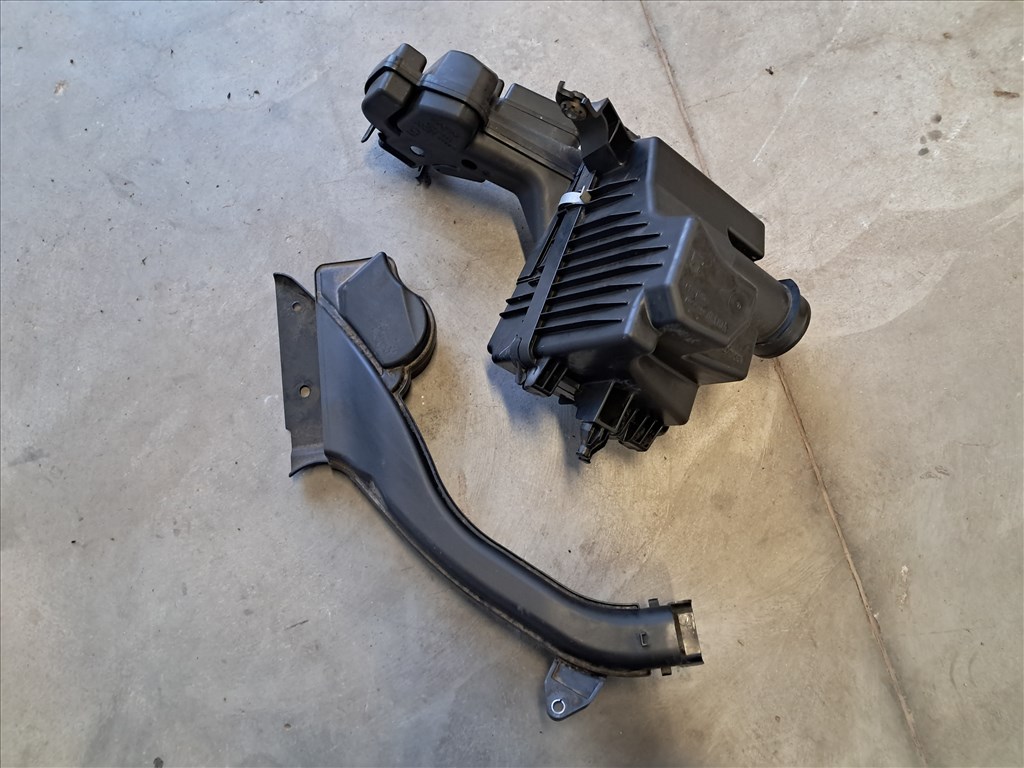 Nissan Qashqai (J11) 1.2 Dig-T levegőszűrőház  4ed0a 2. kép