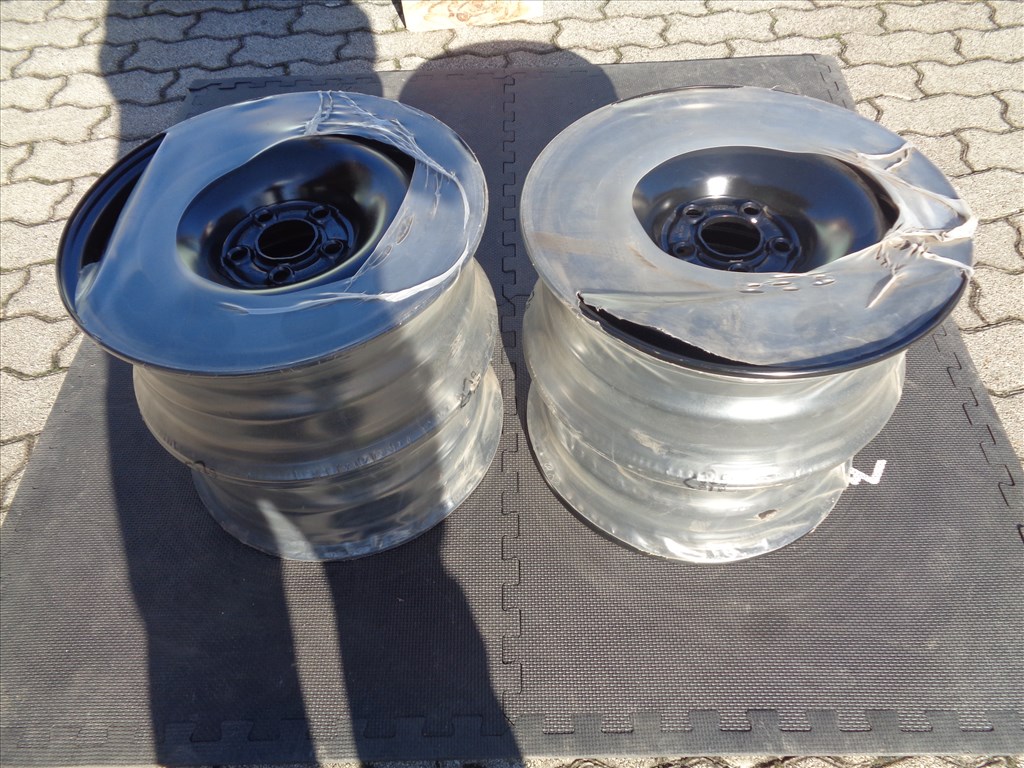  Új lemezfelni VW- Skoda 15-ös, 5×100-as osztóval eladó.  1. kép