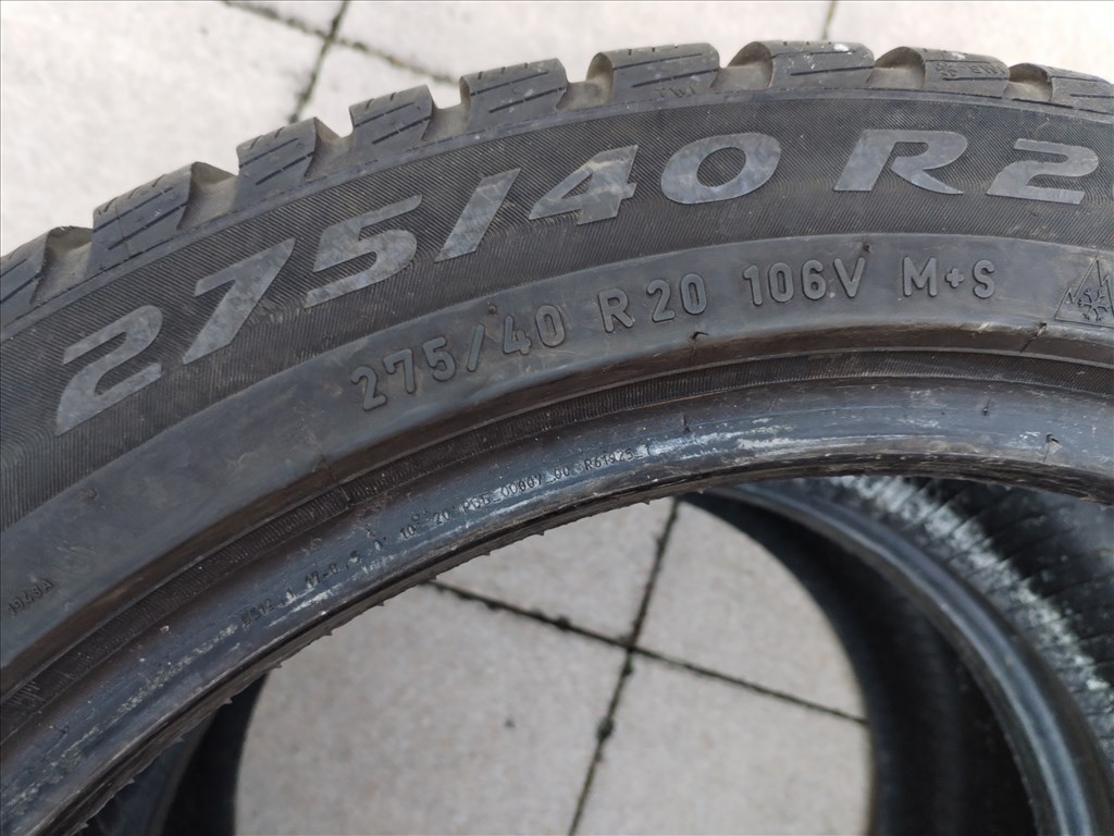  275/4020" újszerű Pirelli téli gumi 2 db 2022.40.hét 1. kép