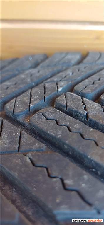  17" újszerű alufelni, rajta 235/55 újszerű Hankook téli gumi gumi  2. kép