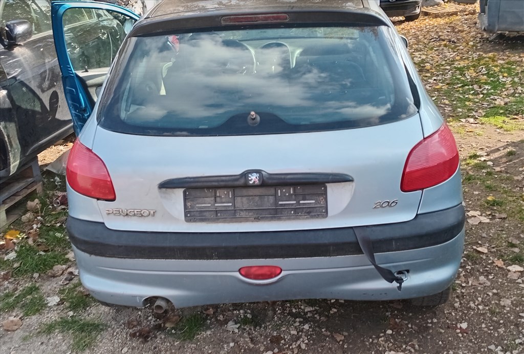 Peugeot 206 bontott alkatrészei 1. kép