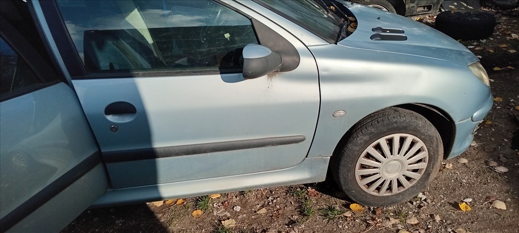 Peugeot 206 bontott alkatrészei 9. kép