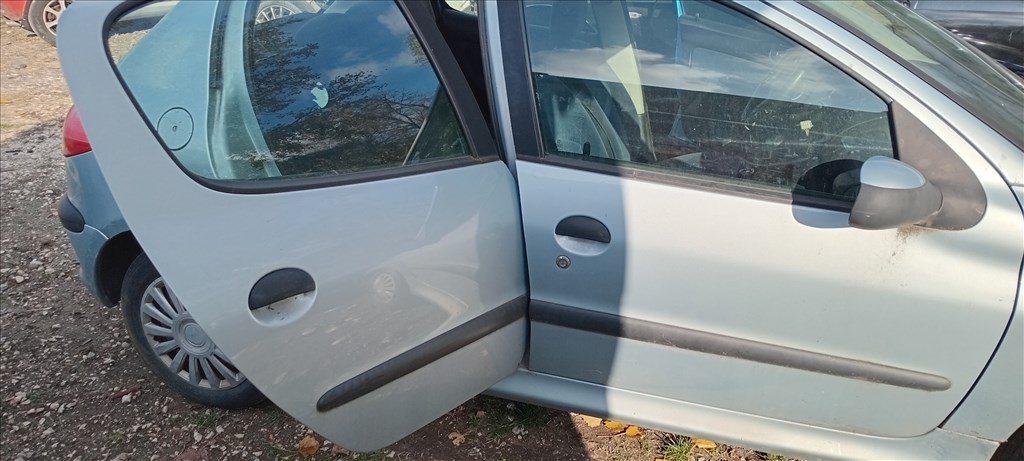 Peugeot 206 bontott alkatrészei 10. kép
