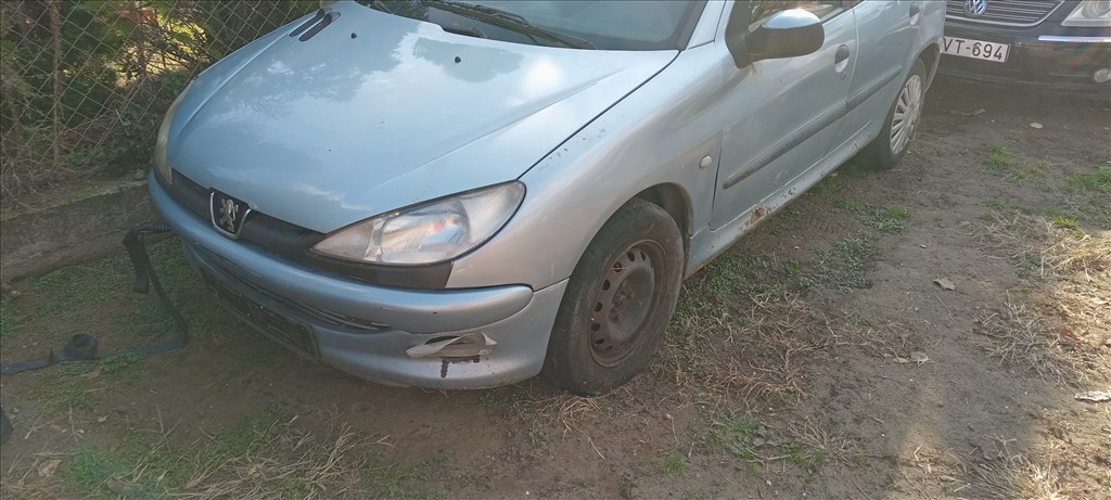 Peugeot 206 bontott alkatrészei 17. kép