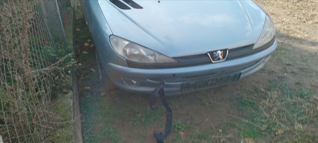 Peugeot 206 bontott alkatrészei 18. kép