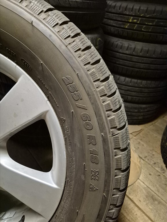  5x114.3 lyukosztású 18" használt alufelni, rajta 255/60 használt Michelin négyévszakos gumi gumi  2. kép