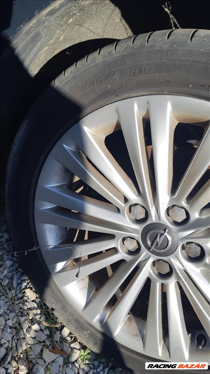  Opel Insignia A 1.6 T sport fenik: 245/45 R18 96W használt Hankook nyári gumik, 1 felni sérült 5. kép