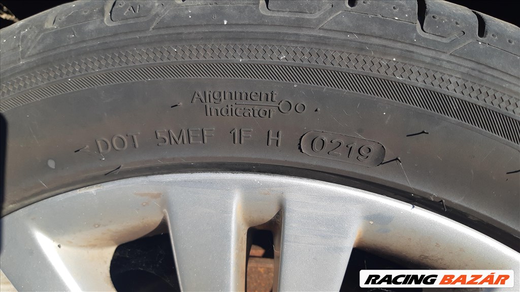  Opel Insignia A 1.6 T sport fenik: 245/45 R18 96W használt Hankook nyári gumik, 1 felni sérült 7. kép