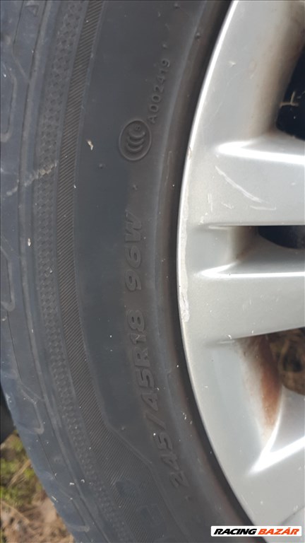  Opel Insignia A 1.6 T sport fenik: 245/45 R18 96W használt Hankook nyári gumik, 1 felni sérült 6. kép