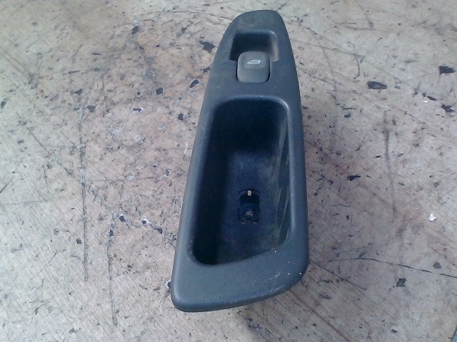 VOLVO S40 2000.06.01-2004.05.31 Bal hátsó ablakemelő kapcsoló 1. kép