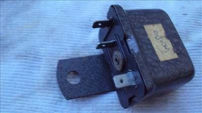 Fiat (FSO) 125p T5210 12v kürt relé