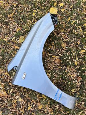 Opel Corsa D Jobb első sárvédő (z163)