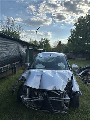 Suzuki Swift bontásra egyben eladó