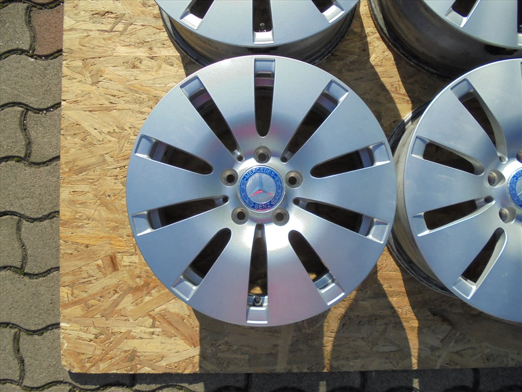 16-os újszerű szenzoros gyári Mercedes alufelni eladó 3. kép