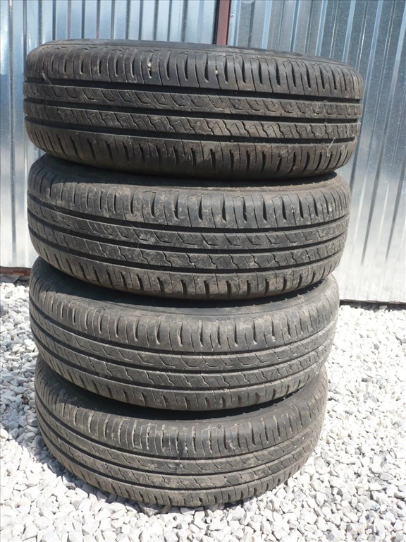  Ford Focus felni nyárigumival 2. kép