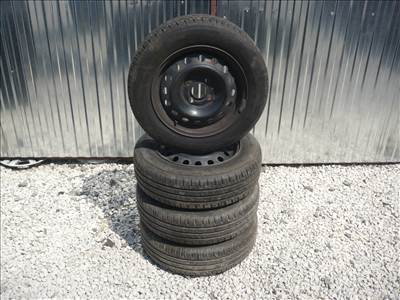  Ford Focus felni nyárigumival