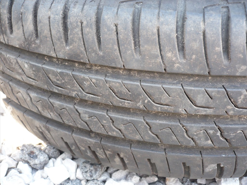  Ford Focus felni nyárigumival 5. kép