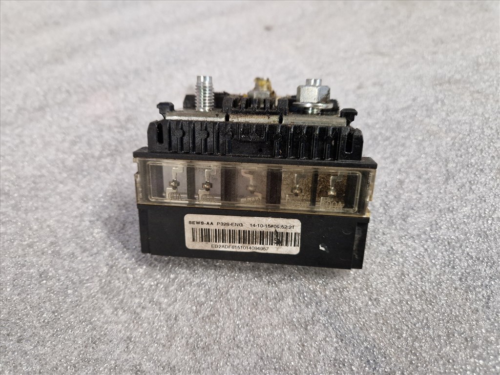 NISSAN QASHQAI (J11) pozitív saru biztosíték  1. kép