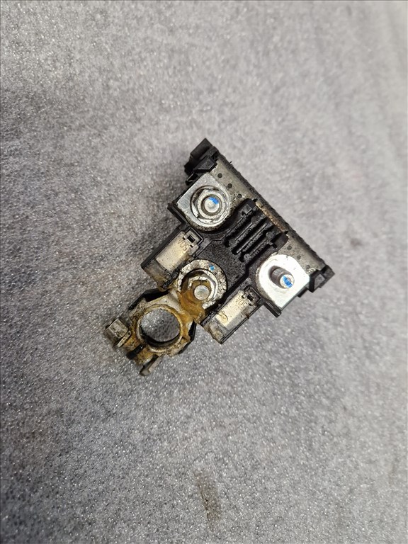 NISSAN QASHQAI (J11) pozitív saru biztosíték  2. kép