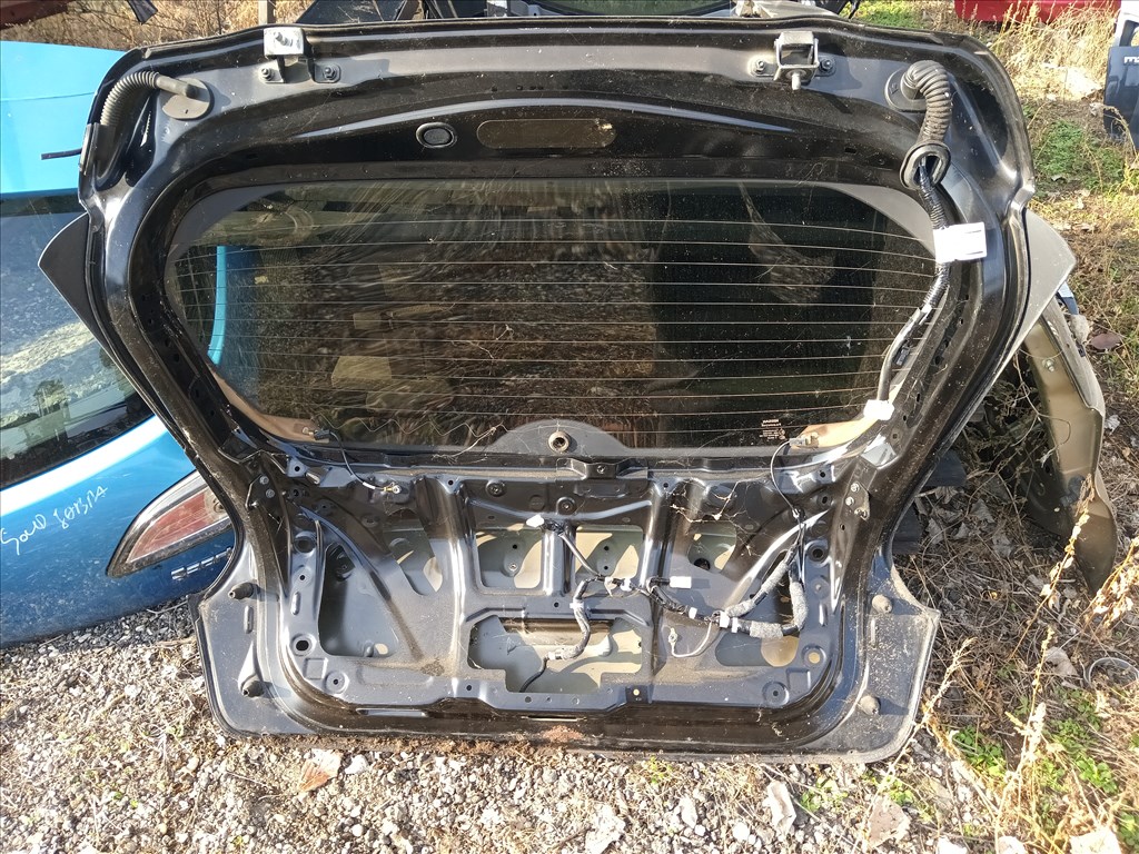 Nissan Juke csomagtérajtó  3. kép