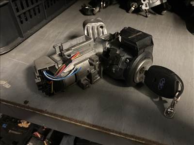 Ford Fiesta Mk6 Fiesta 2010 gyújtás kapcsoló 