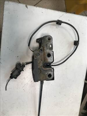 Volkswagen Passat CC géptető zár