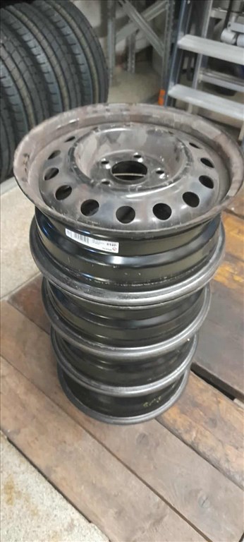  5x114.3 lyukosztású 6JJ R15" használt gyári Hyundai/Kia lemezfelni 1. kép