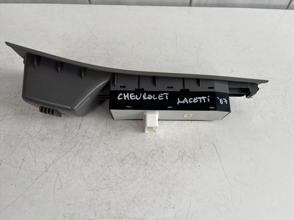 Chevrolet Lacetti ablakemelő kapcsoló 2. kép